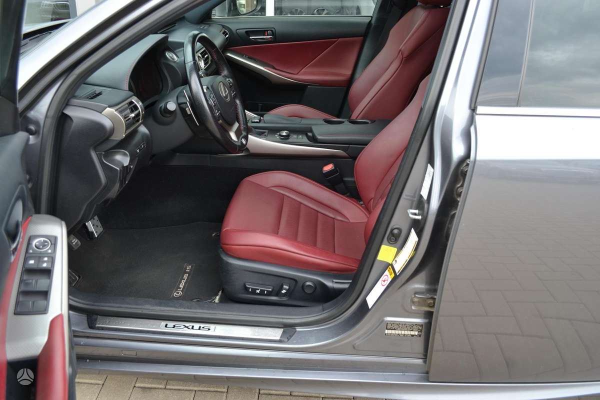 Lexus IS 350, 3.5 l., Седан