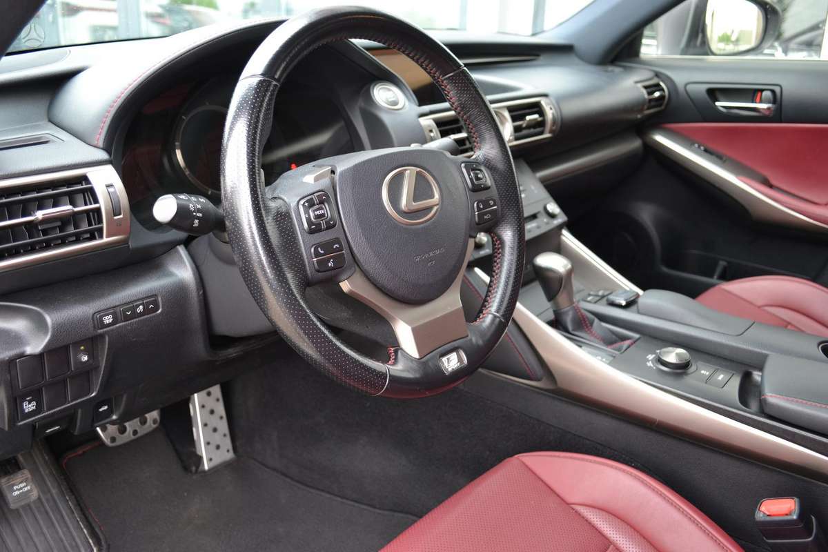 Lexus IS 350, 3.5 l., Седан