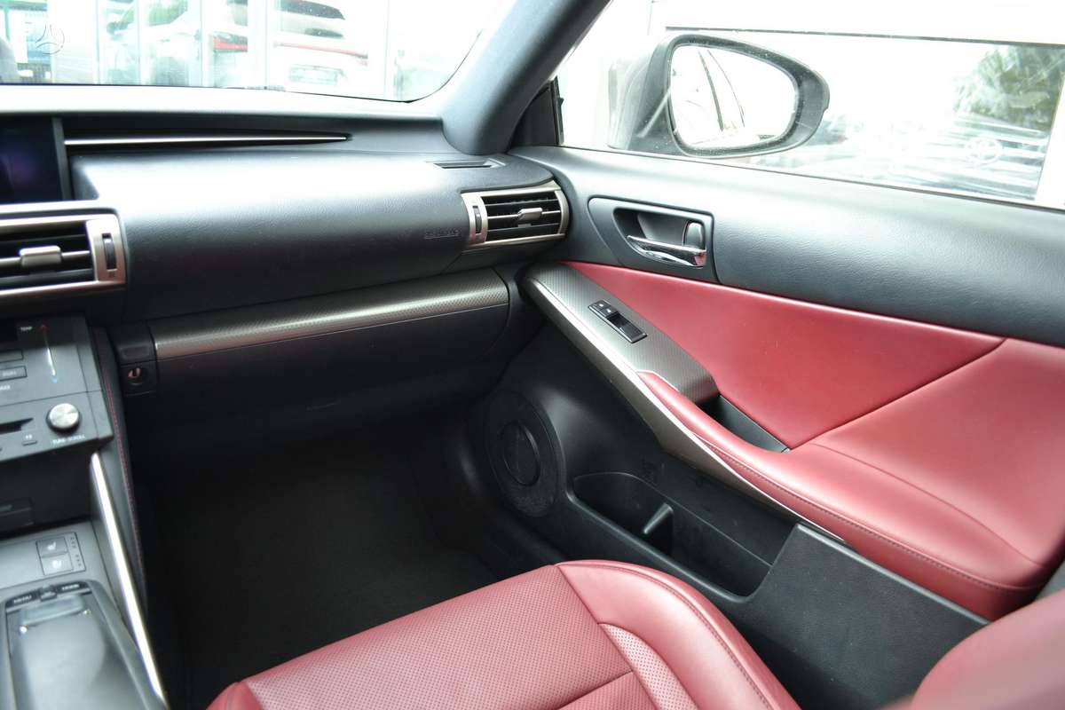 Lexus IS 350, 3.5 l., Седан