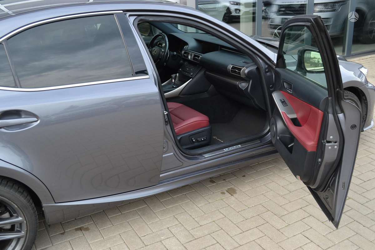 Lexus IS 350, 3.5 l., Седан