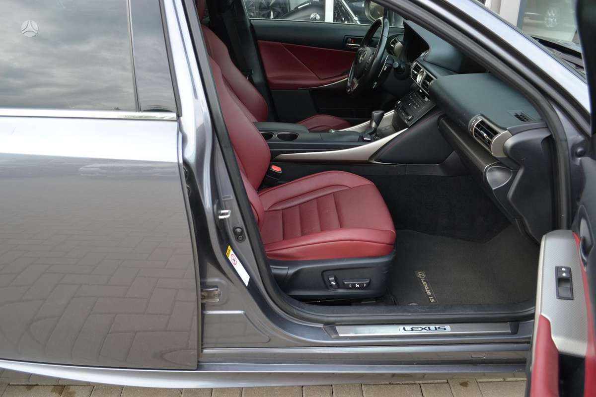 Lexus IS 350, 3.5 l., Седан