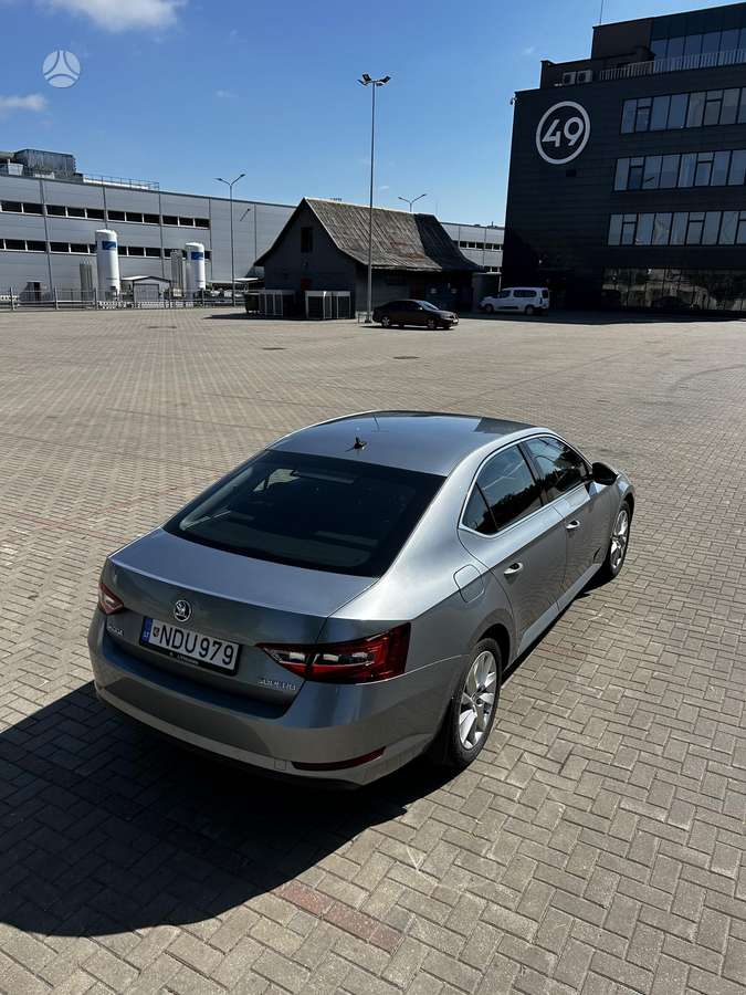 Škoda Superb - 8