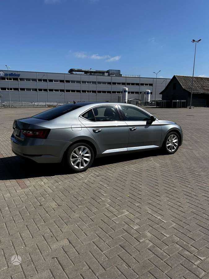 Škoda Superb - 12