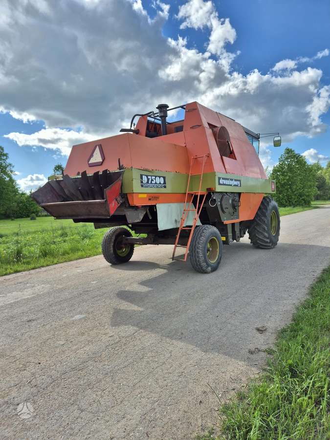 Dronningborg D7500, kombainai