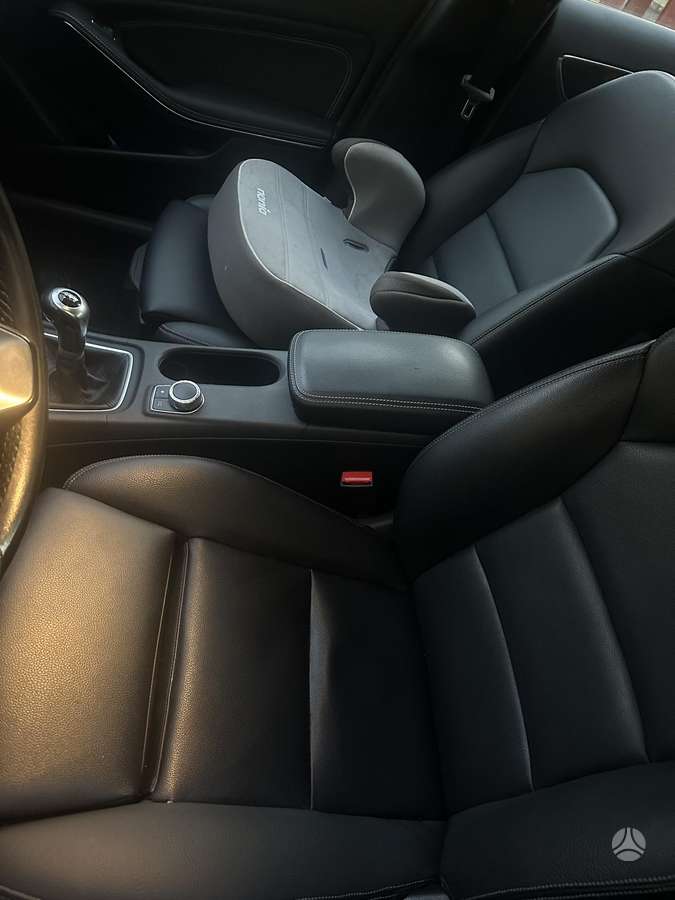 Mercedes-Benz A180, hatchback