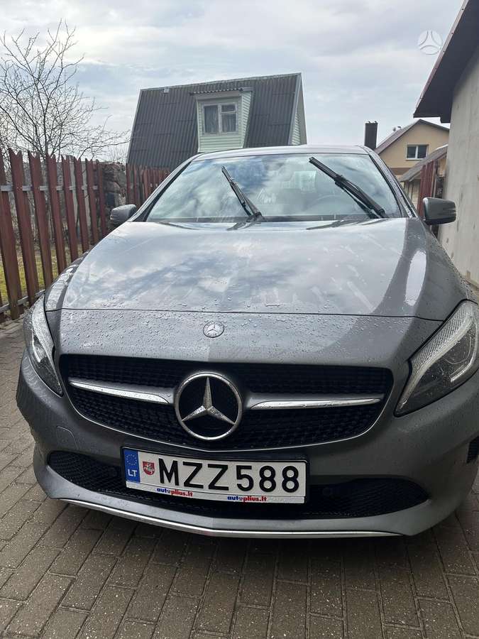 Mercedes-Benz A180, Хэтчбек
