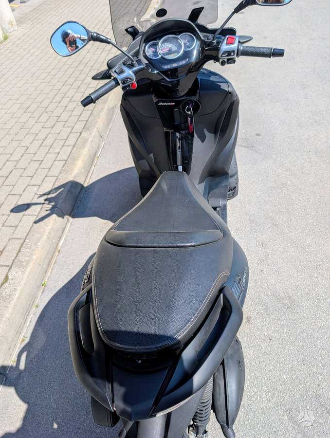 Piaggio MP3 300cc, трициклы