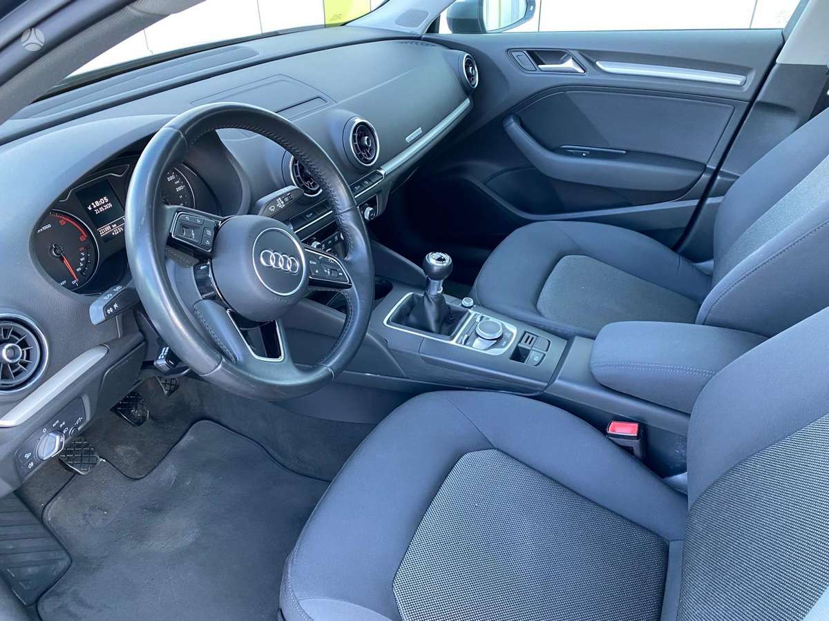 Audi A3, 1.6 l., Хэтчбек