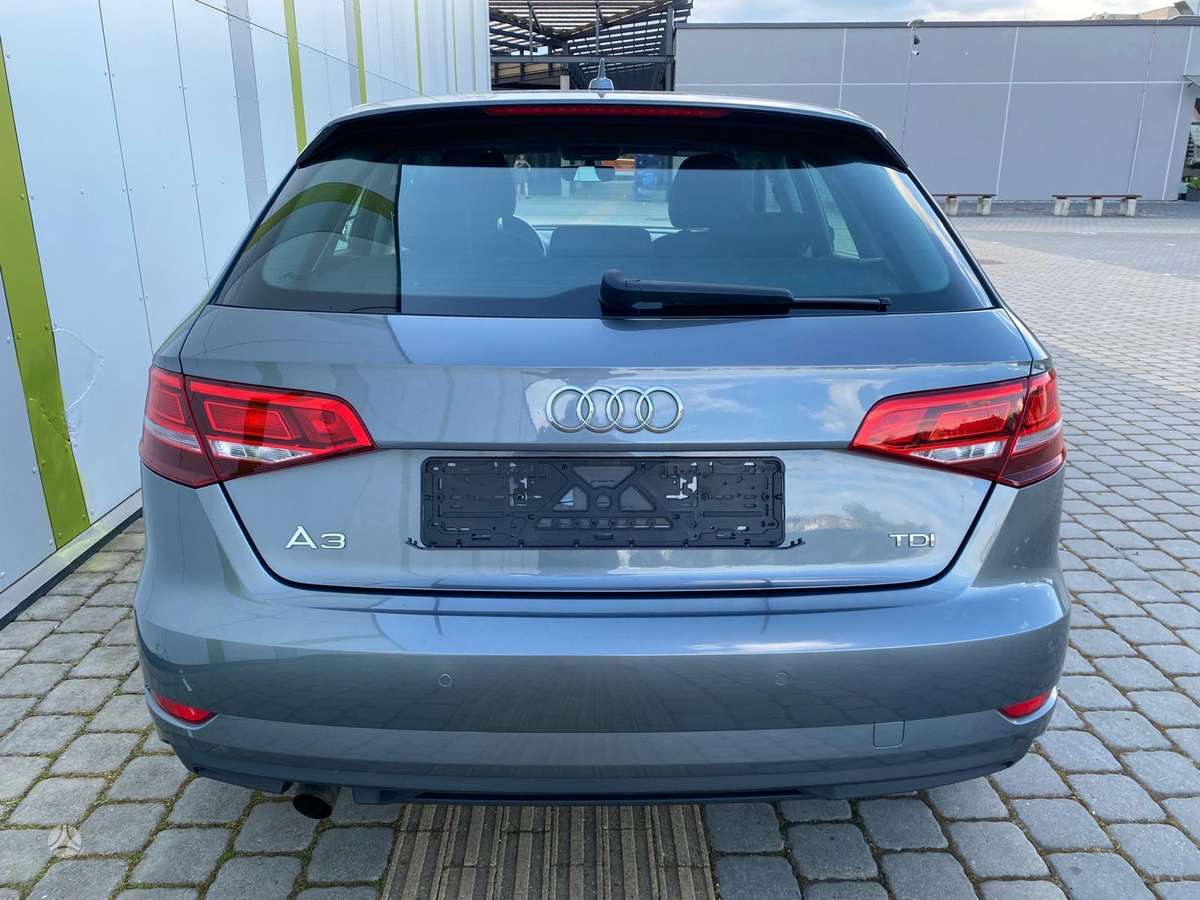 Audi A3, 1.6 l., hatchback