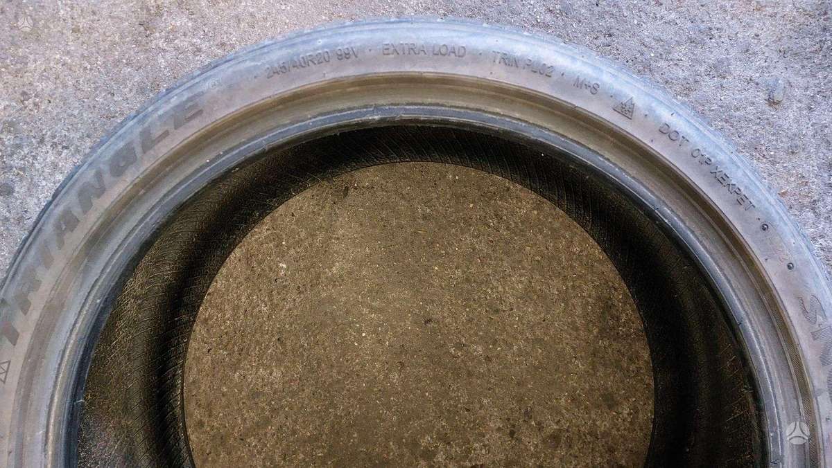Pirelli , Continental, всесезонные 275/35 R20