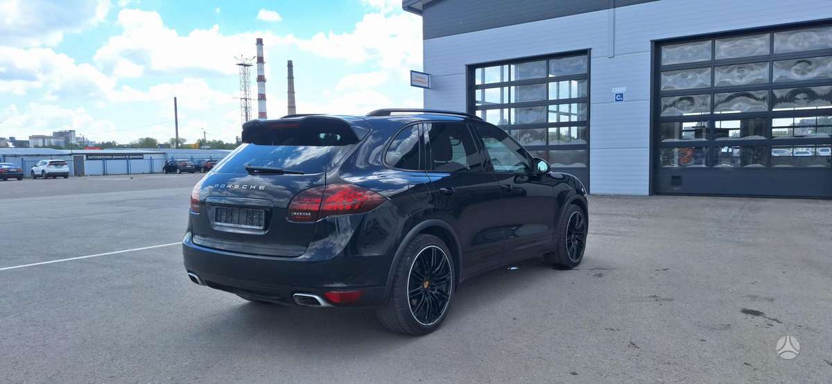 Porsche Cayenne - 7