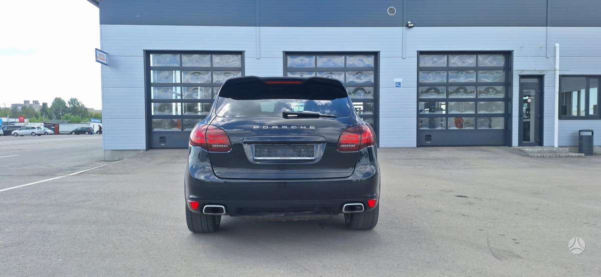 Porsche Cayenne - 8