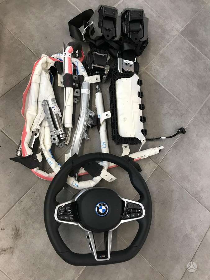 BMW i4 детали кузова