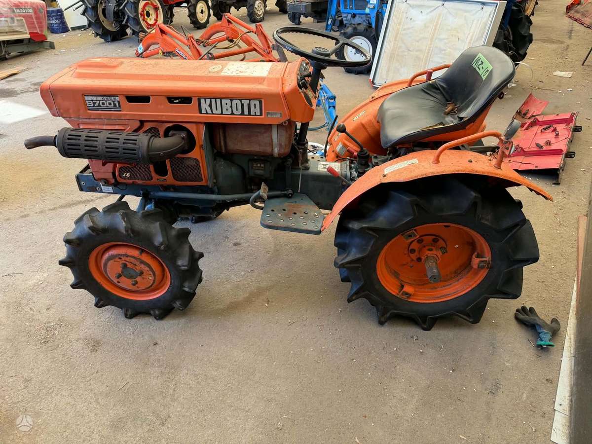 Kubota B7001, тракторы