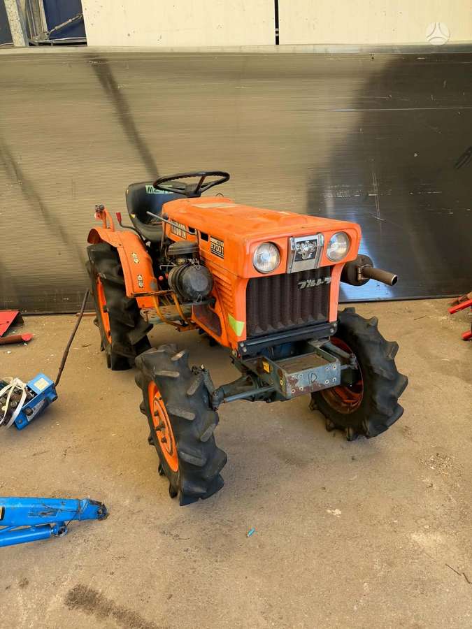 Kubota B7001, тракторы