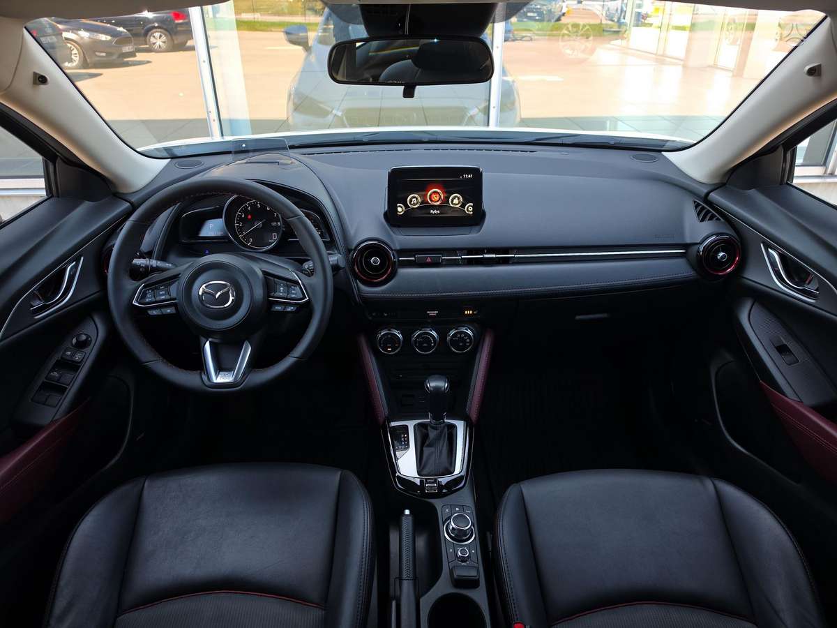 Mazda CX-3, 2.0 l., off-road / crossover
