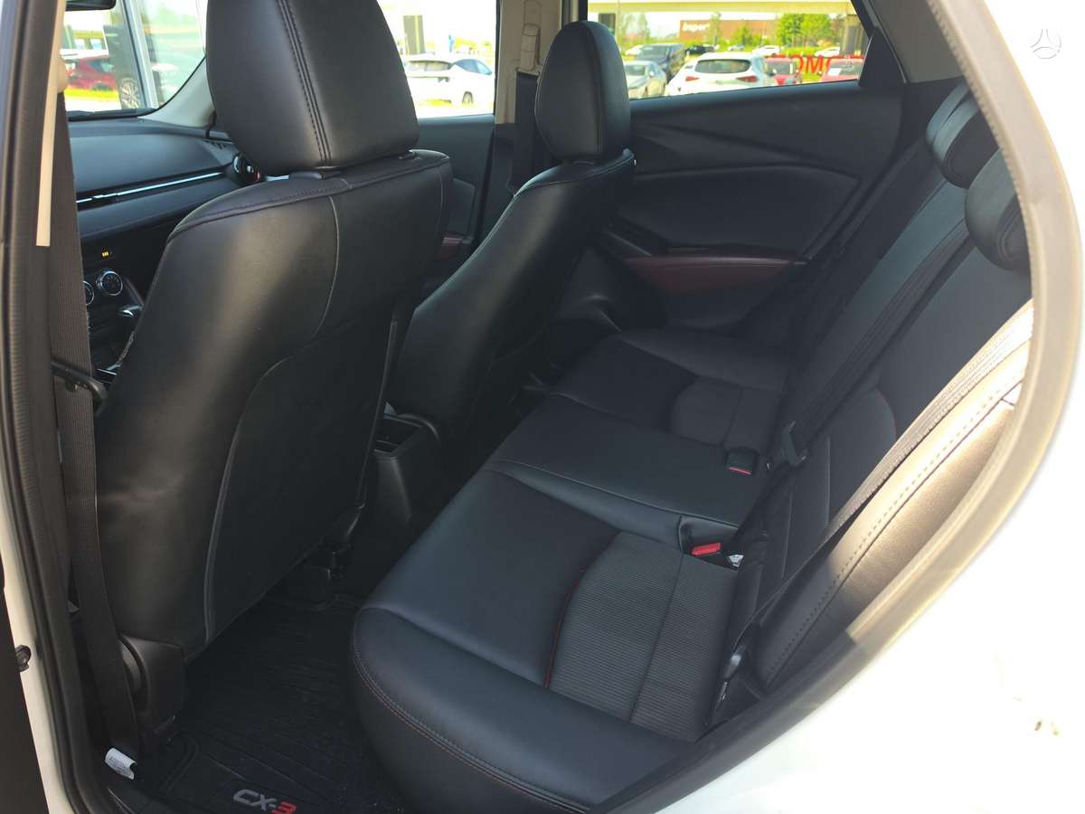 Mazda CX-3, 2.0 l., off-road / crossover