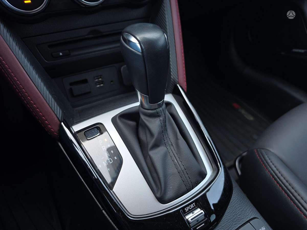 Mazda CX-3, 2.0 l., off-road / crossover