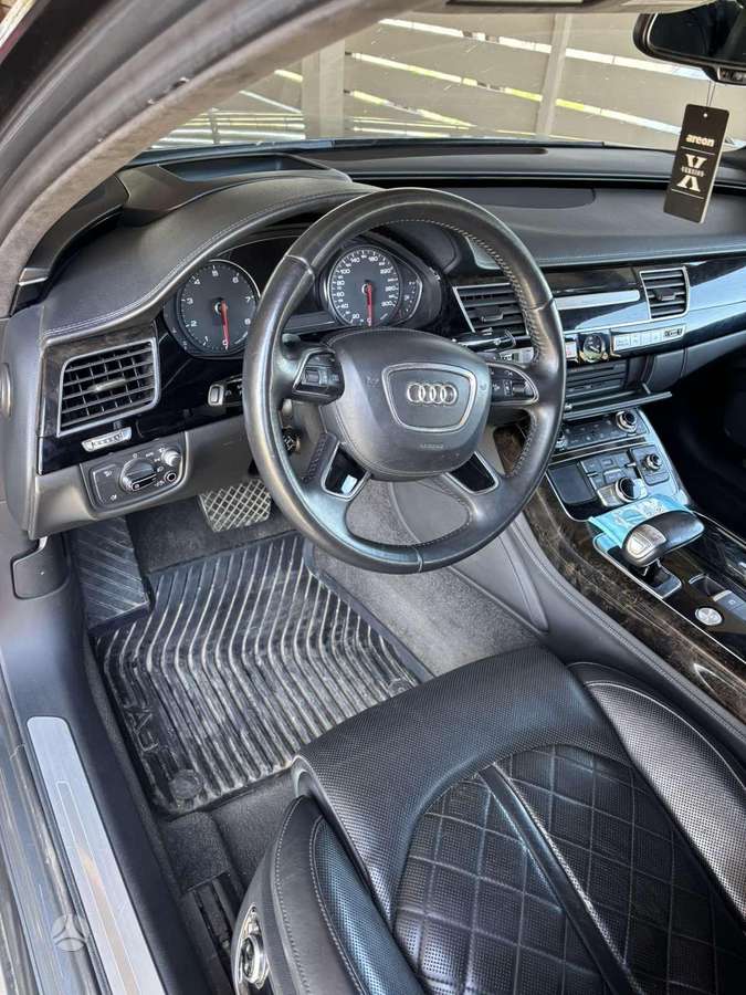 Audi A8 L, 4.0 l., Седан