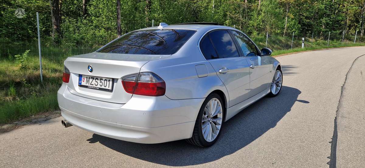 BMW 330, 3.0 l., Седан