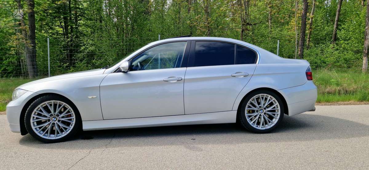 BMW 330, 3.0 l., Седан