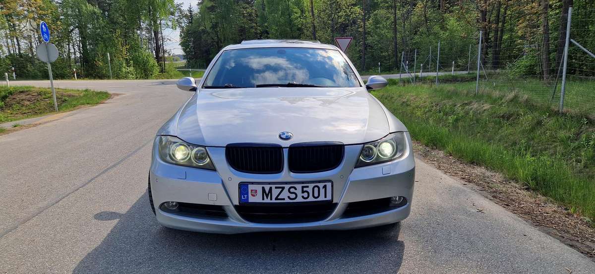 BMW 330, 3.0 l., Седан