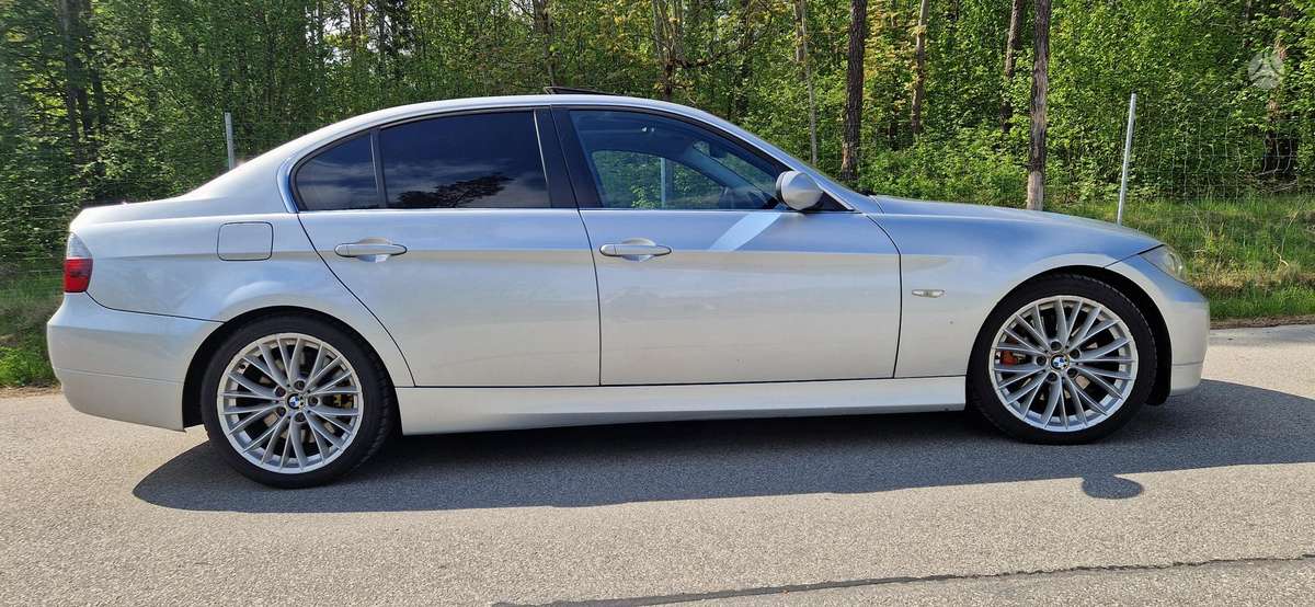 BMW 330, 3.0 l., Седан