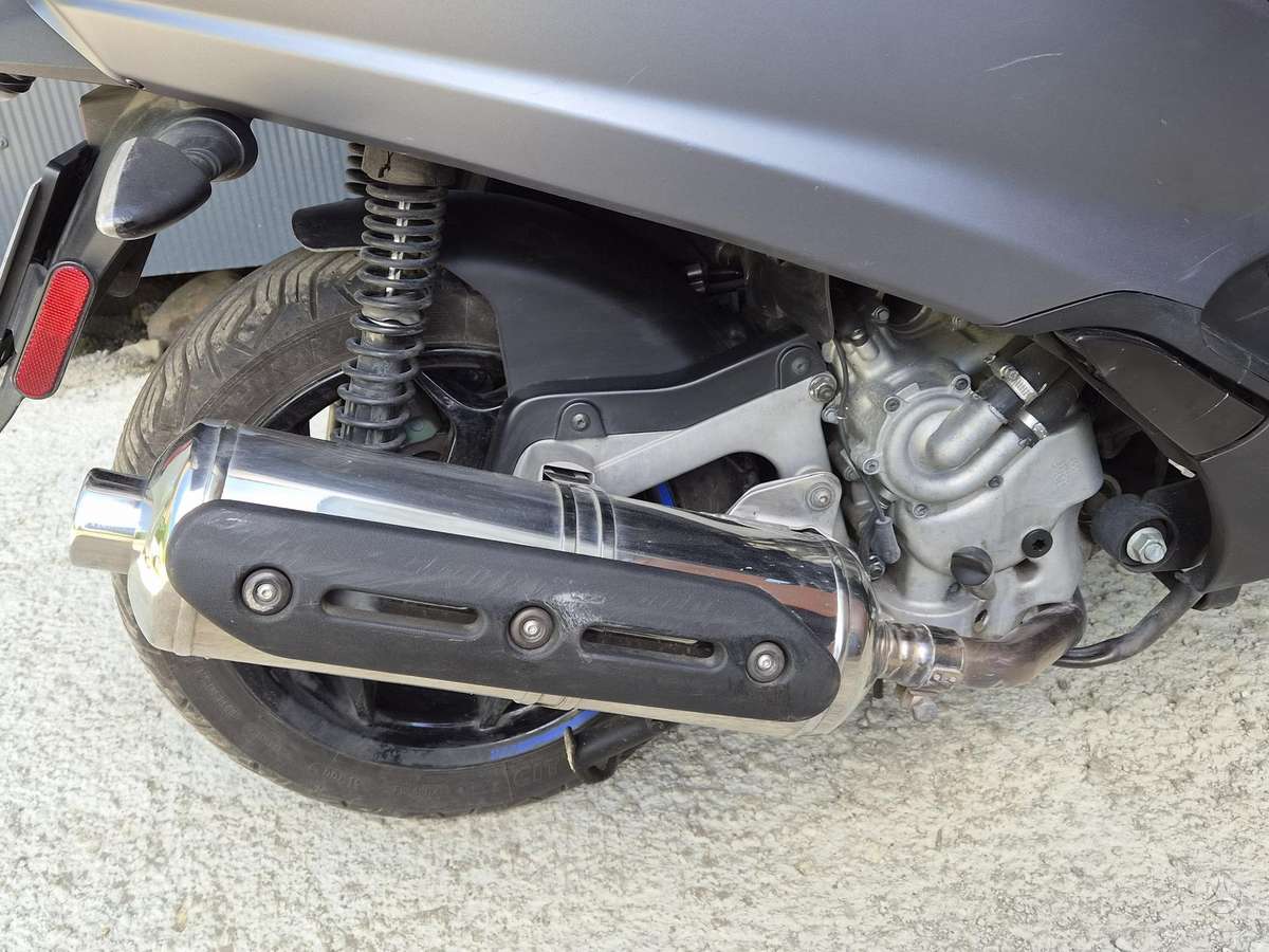 Piaggio MP3 500cc, scooters / mopeds
