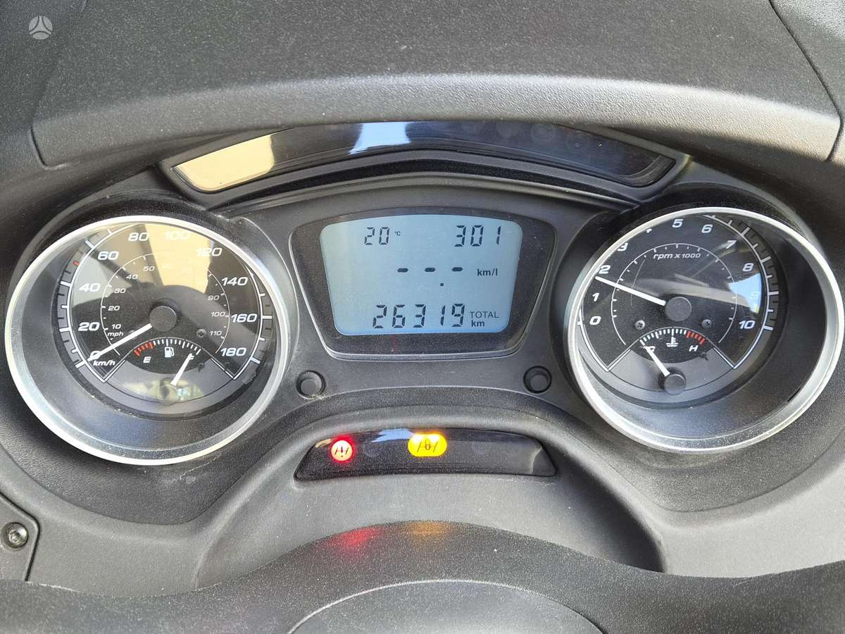 Piaggio MP3 500cc, scooters / mopeds