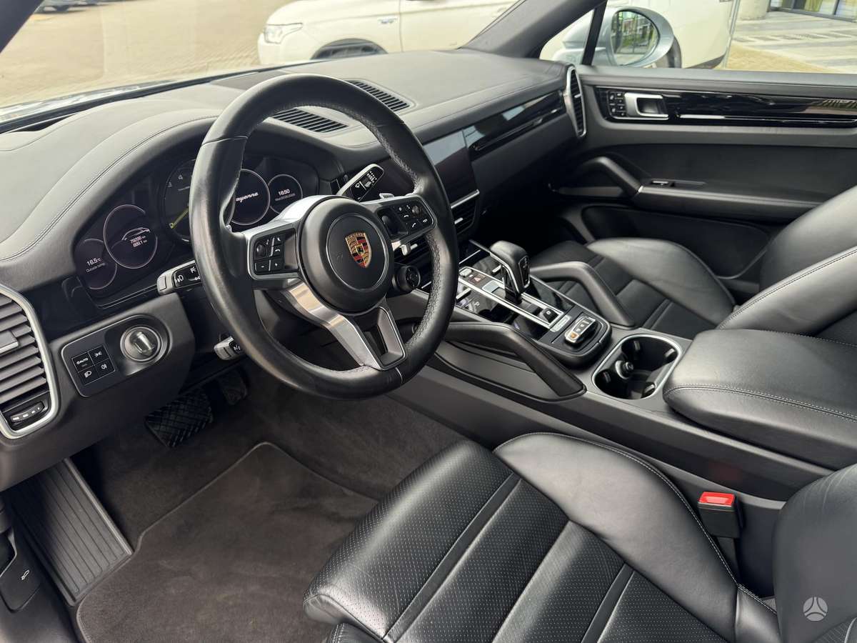 Porsche Cayenne Coupe - 12