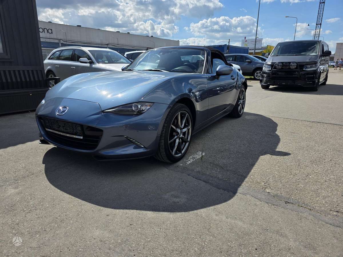 Mazda MX-5, 2.0 l., convertible