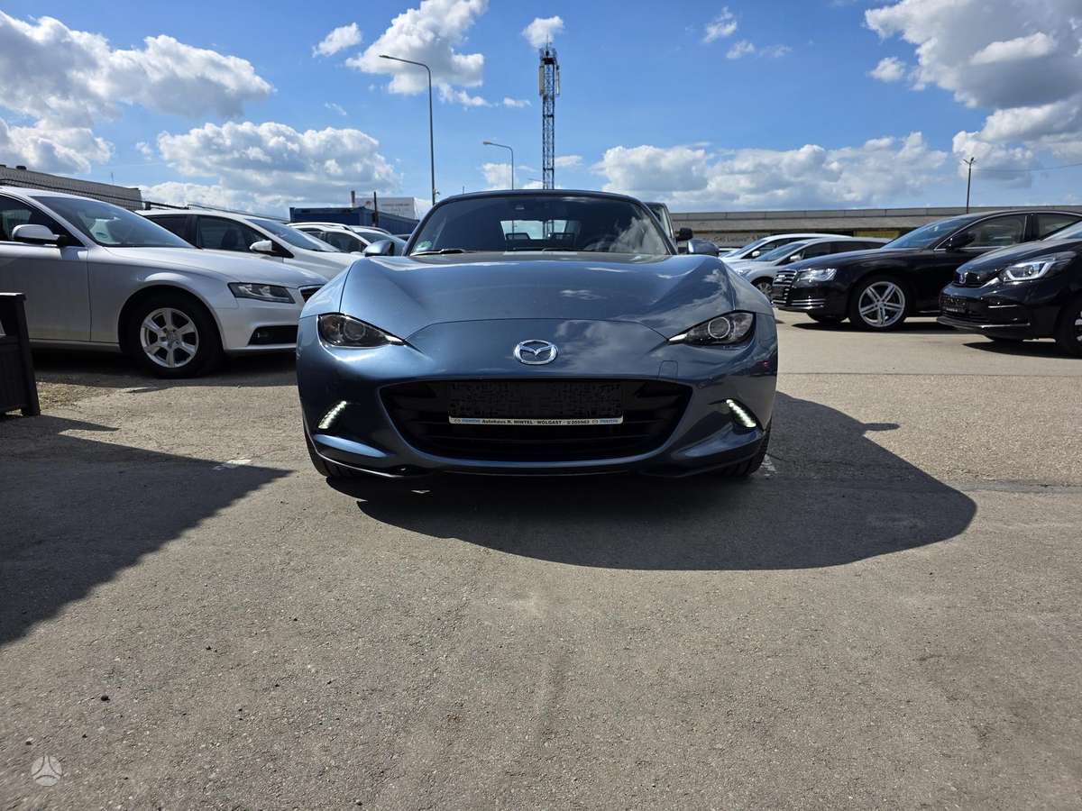 Mazda MX-5, 2.0 l., convertible