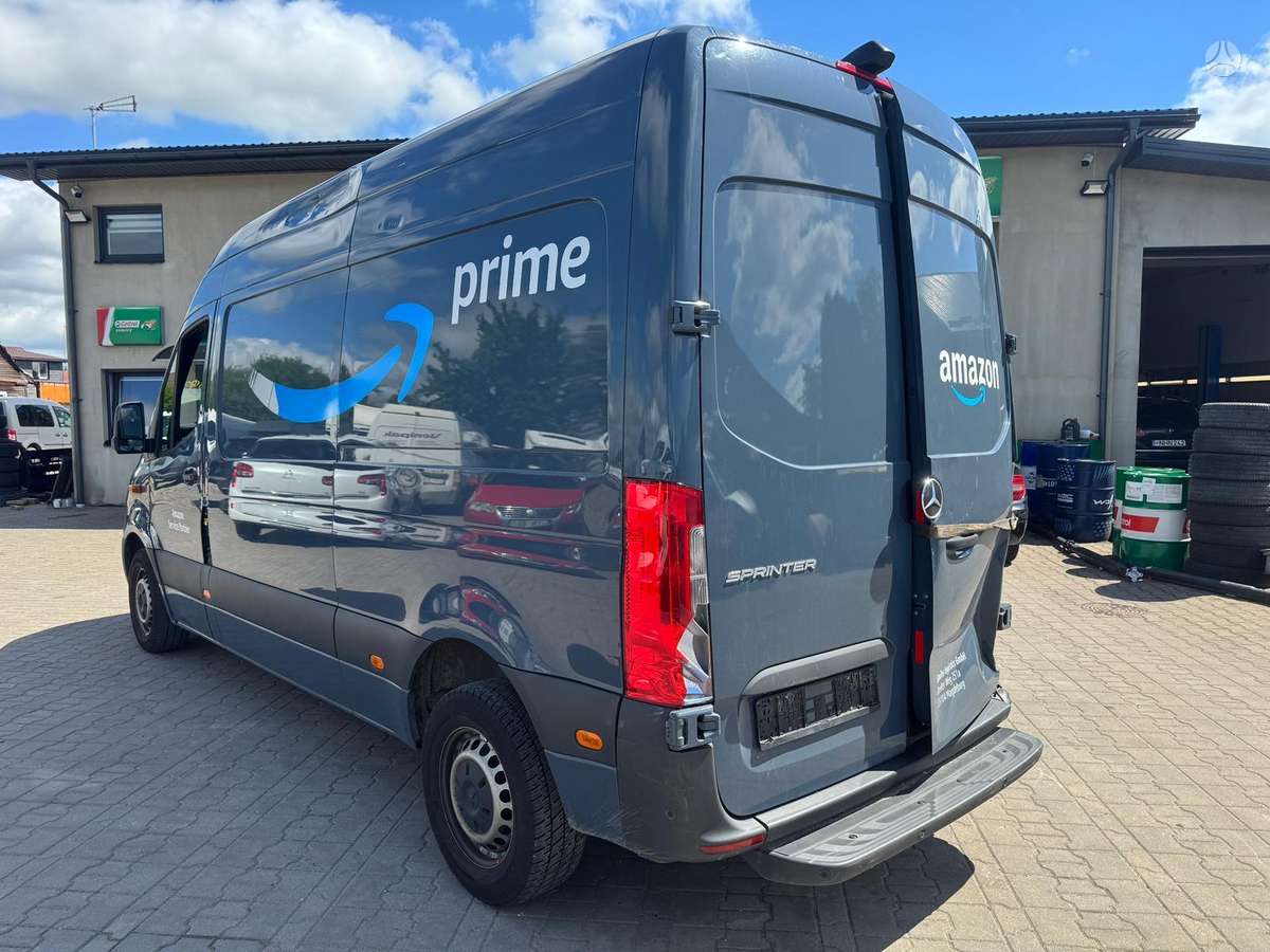 Mercedes-Benz Sprinter W910, cargo vans