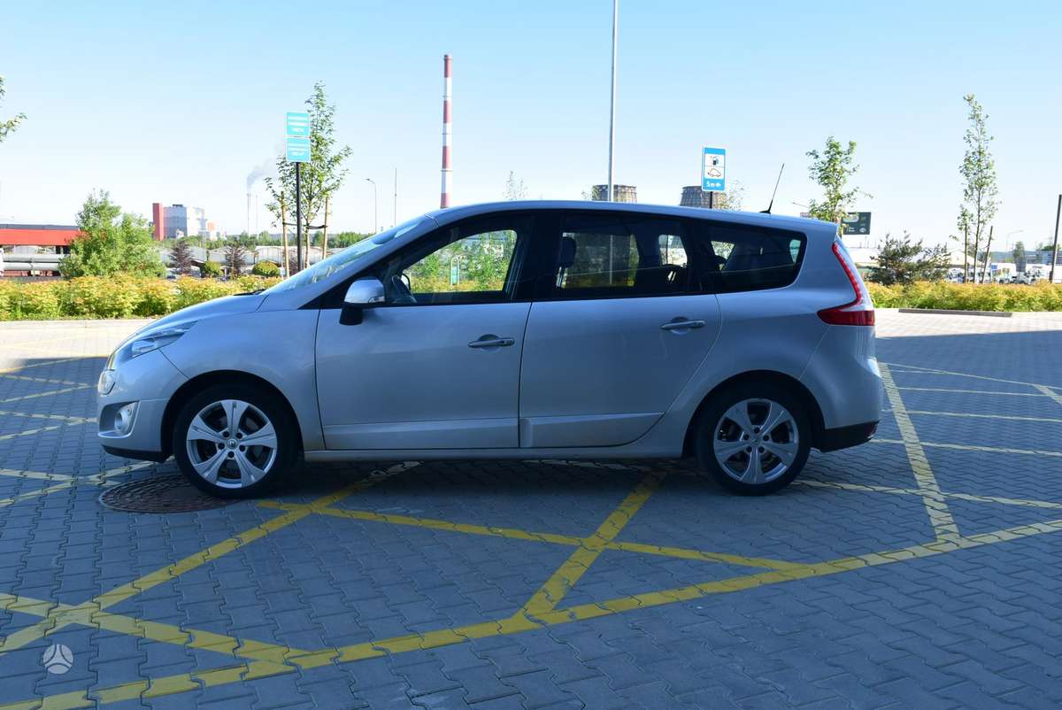Renault Grand Scenic - 4