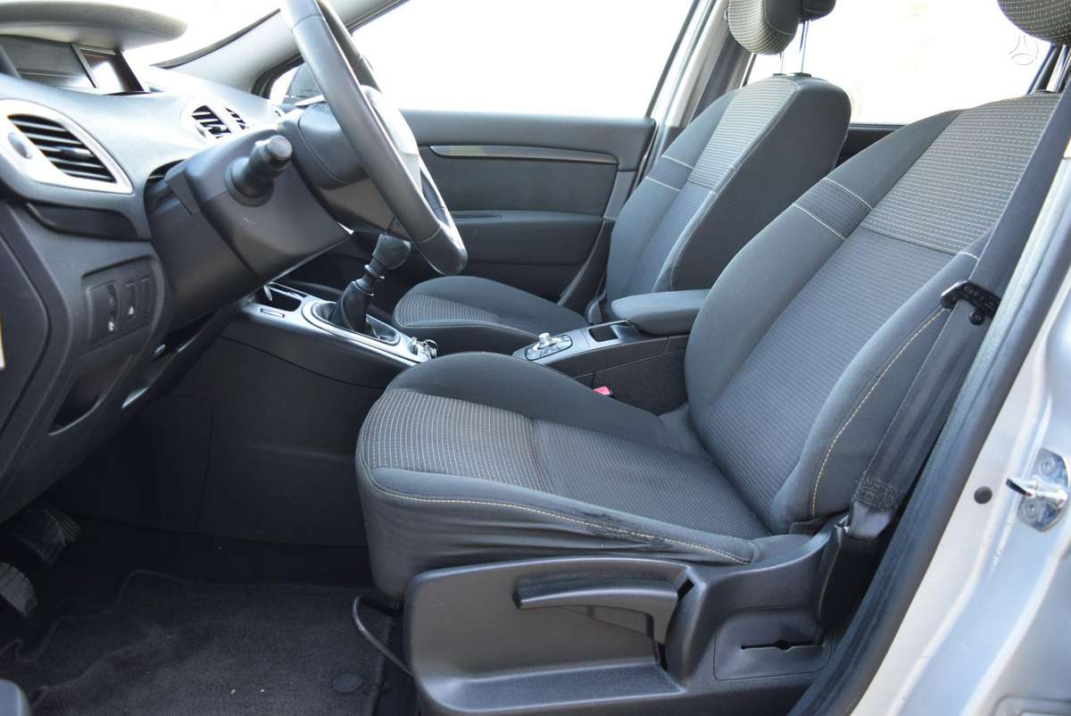 Renault Grand Scenic - 9