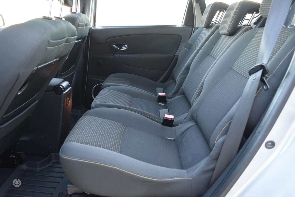 Renault Grand Scenic - 10