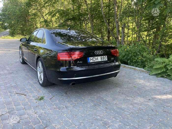 Audi A8, 4.2 l., sedanas
