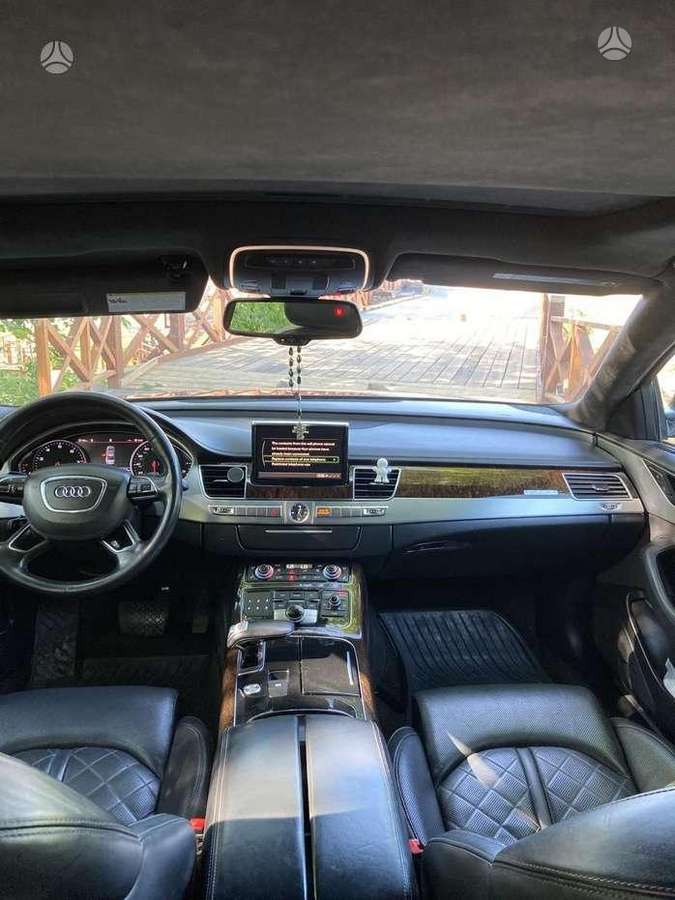 Audi A8, 4.2 l., sedanas