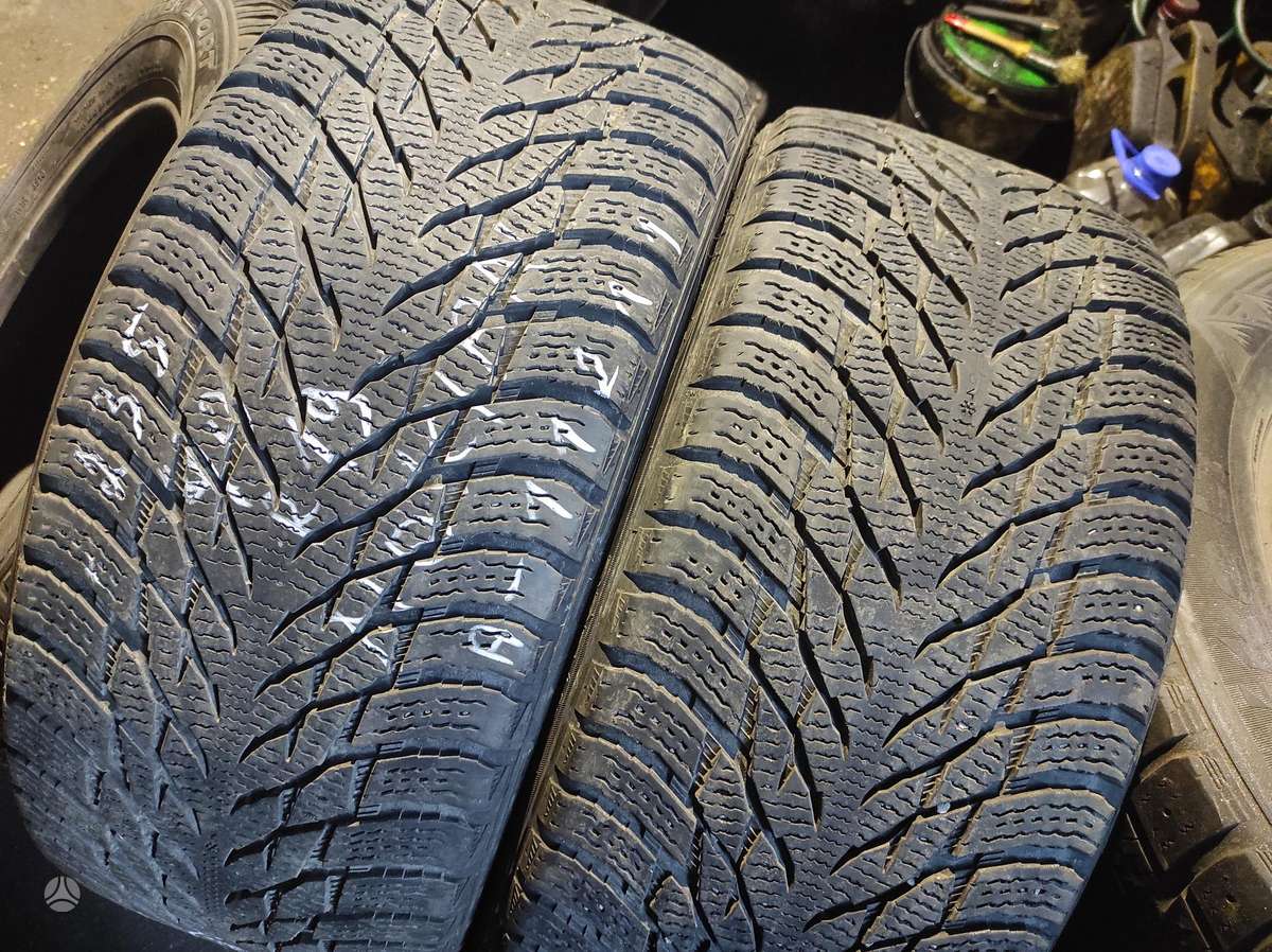 Nokian, žieminės 235/40 R19