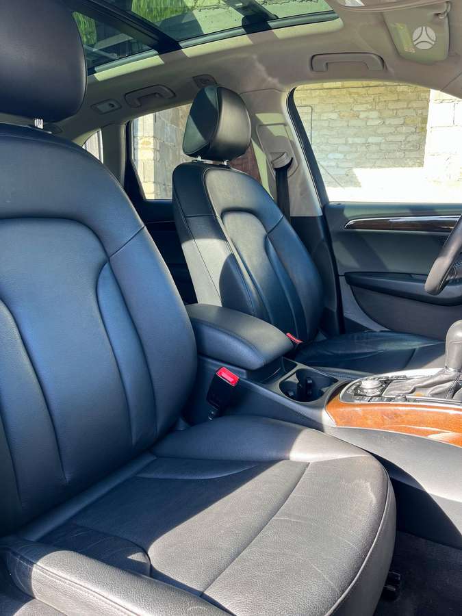Audi Q5, 3.2 l., off-road / crossover