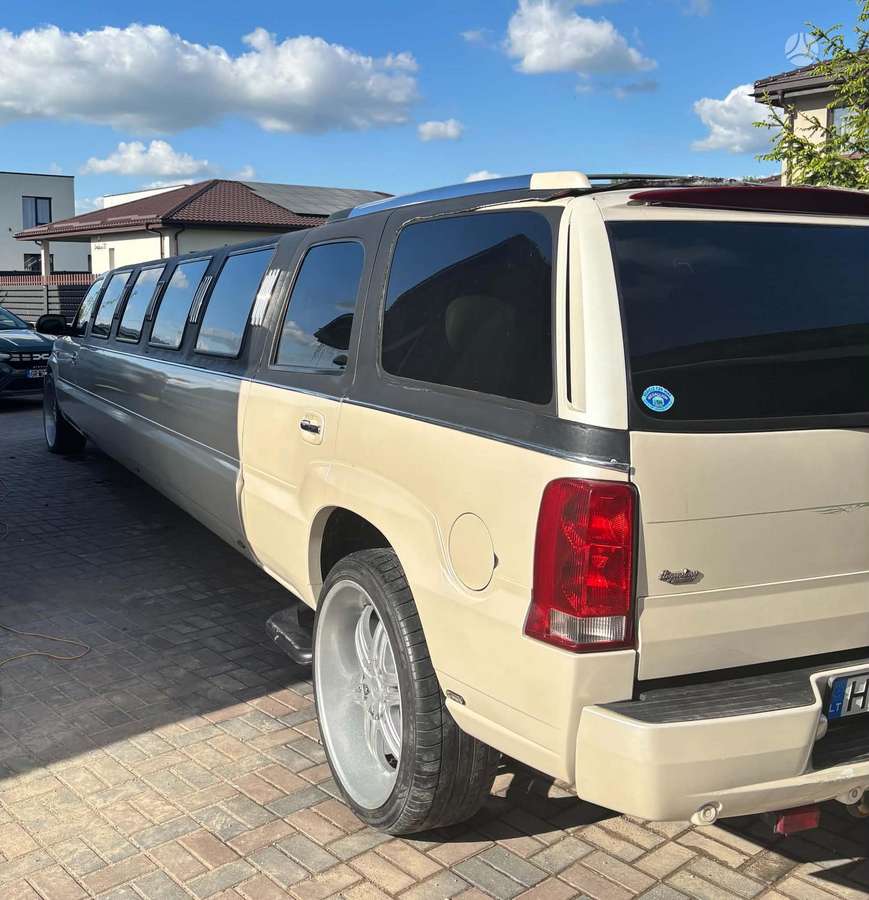 Cadillac Escalade, limousine