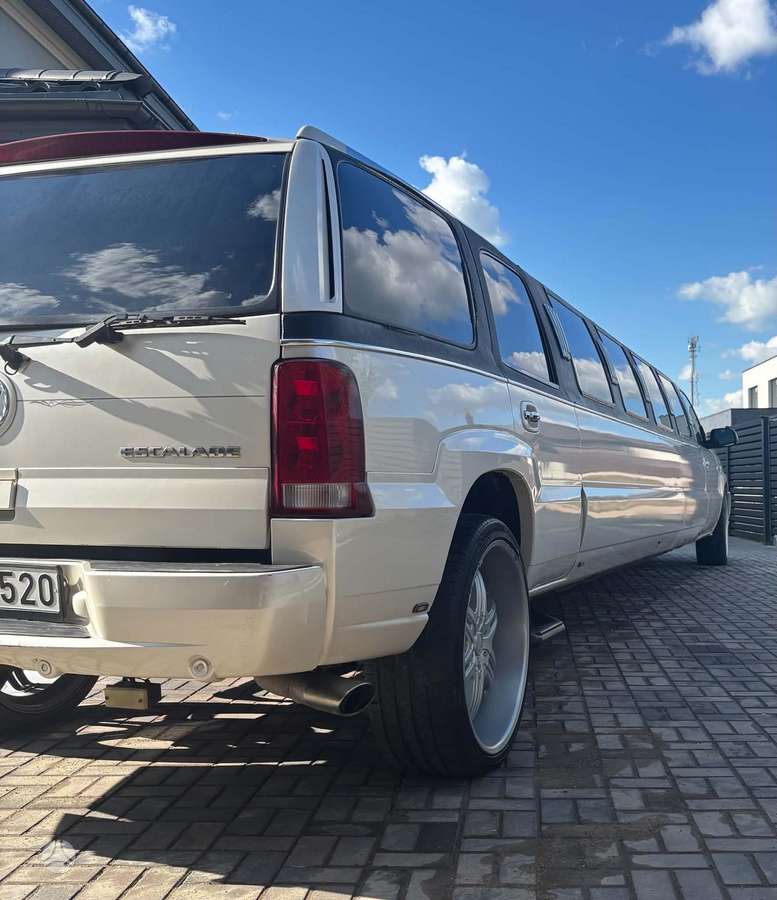 Cadillac Escalade, Лимузин