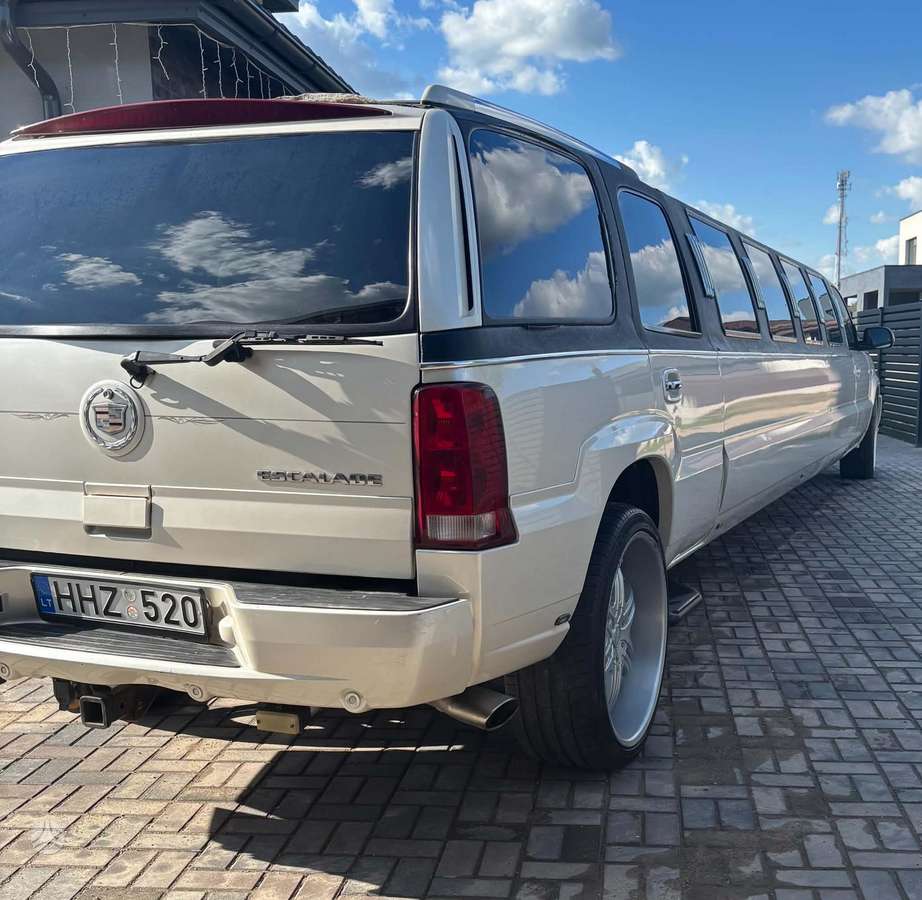Cadillac Escalade, Лимузин