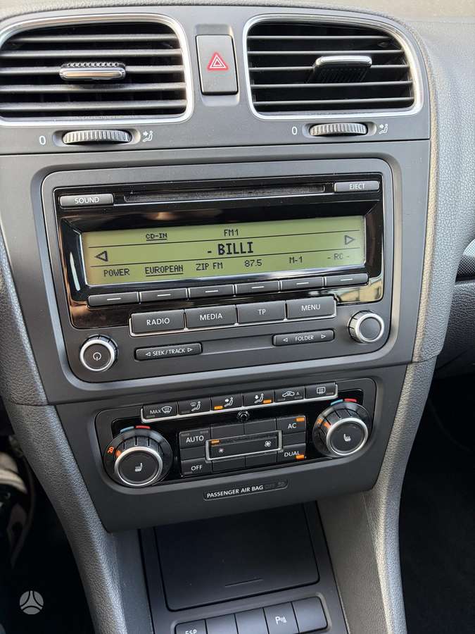 Volkswagen Golf - 6