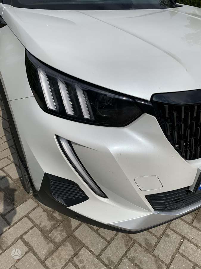 Peugeot 2008 - 4