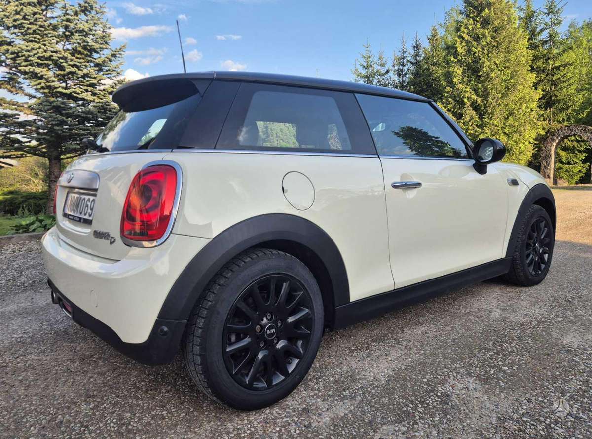 Mini Cooper, 1.5 l., hatchback