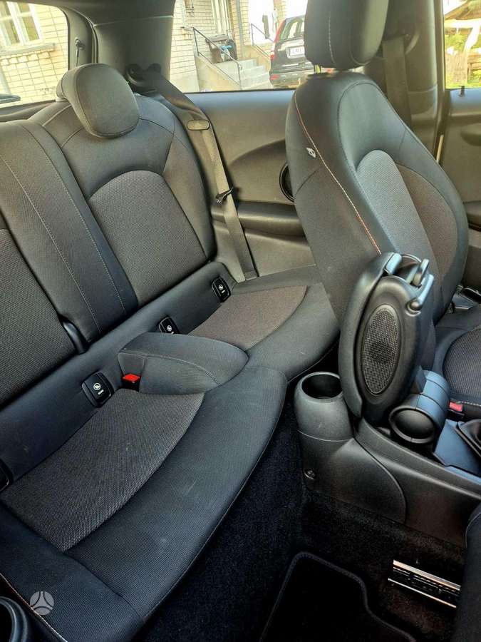 Mini Cooper, 1.5 l., hatchback