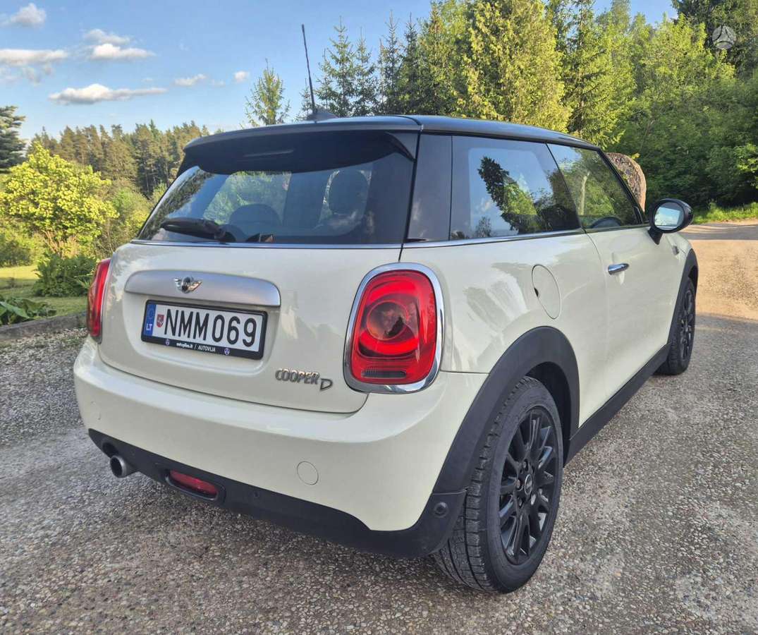 Mini Cooper, 1.5 l., hatchback