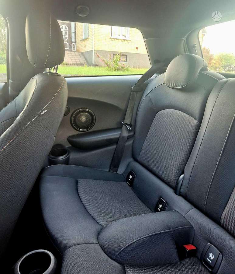 Mini Cooper, 1.5 l., hatchback