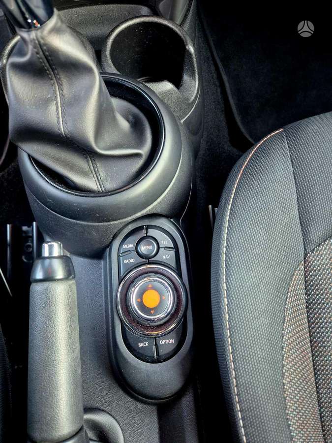 Mini Cooper, 1.5 l., hatchback